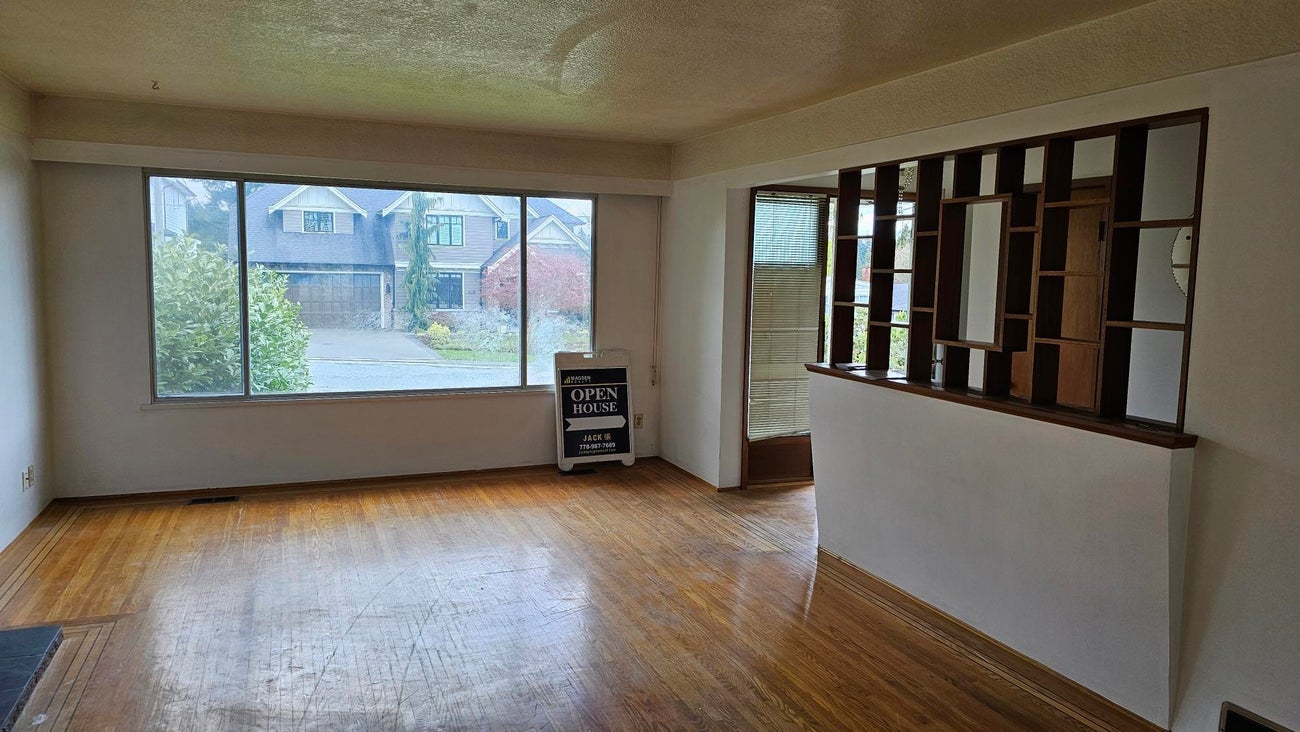 698 Danville Court - Central Coquitlam Single Family Residence for Sale, 5 Bedrooms (R2991052) #9