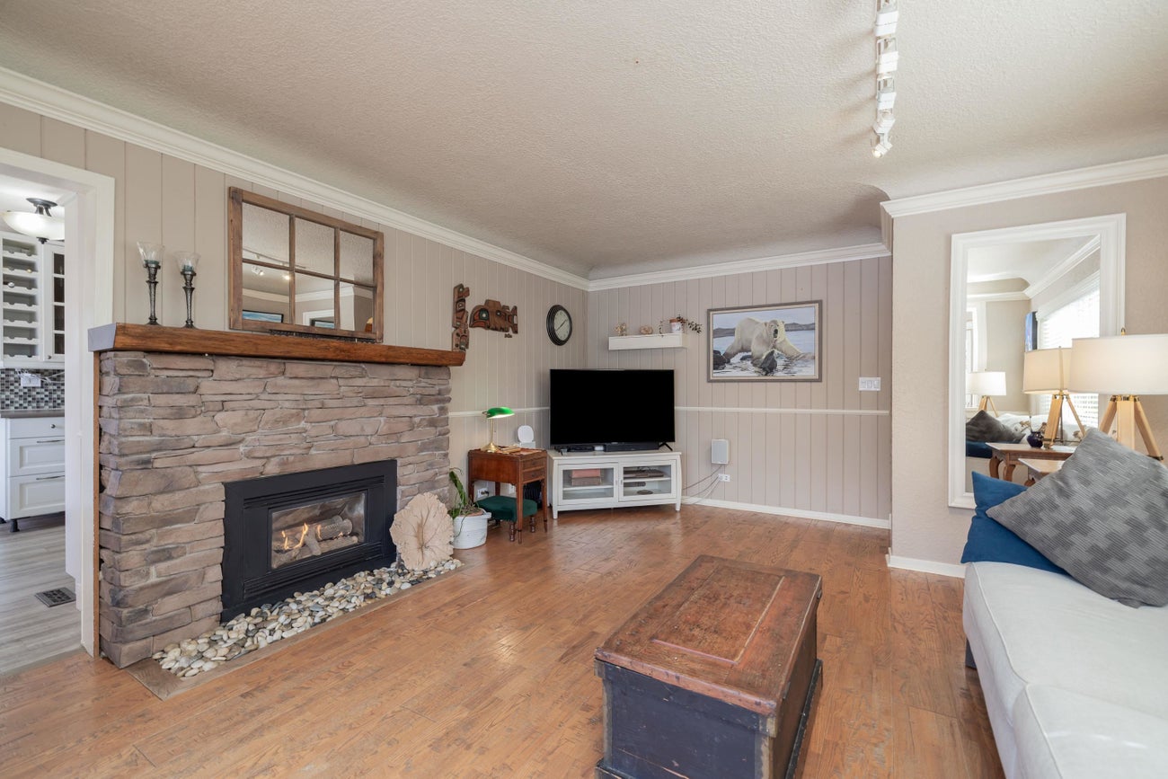 704 Townley Street - Coquitlam West Single Family Residence for Sale, 4 Bedrooms (R2992546) #10