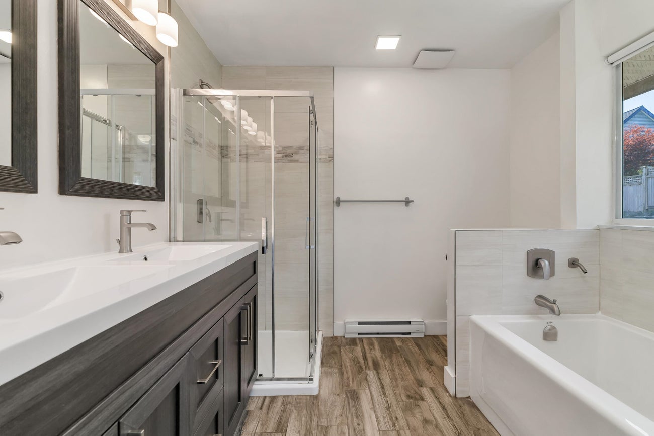 575 Clearwater Way - Coquitlam East Single Family Residence for Sale, 7 Bedrooms (R2993397) #17