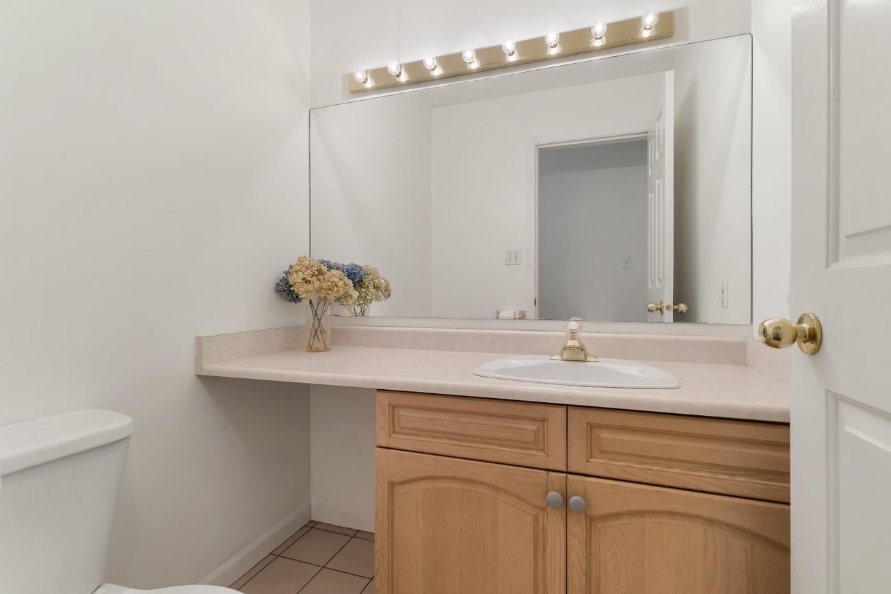 575 Clearwater Way - Coquitlam East Single Family Residence for Sale, 7 Bedrooms (R2993397) #19