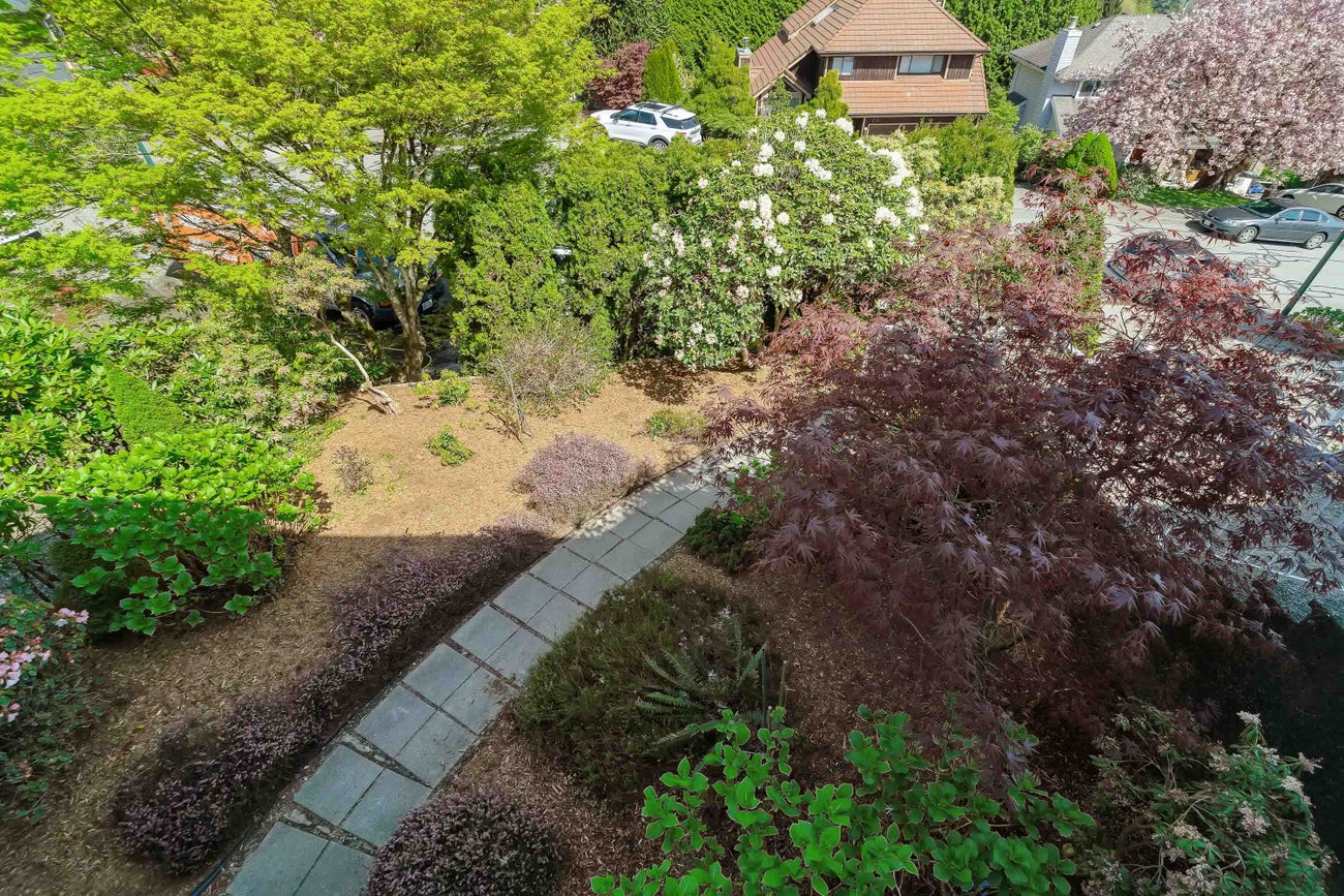 575 Clearwater Way - Coquitlam East Single Family Residence for Sale, 7 Bedrooms (R2993397) #21