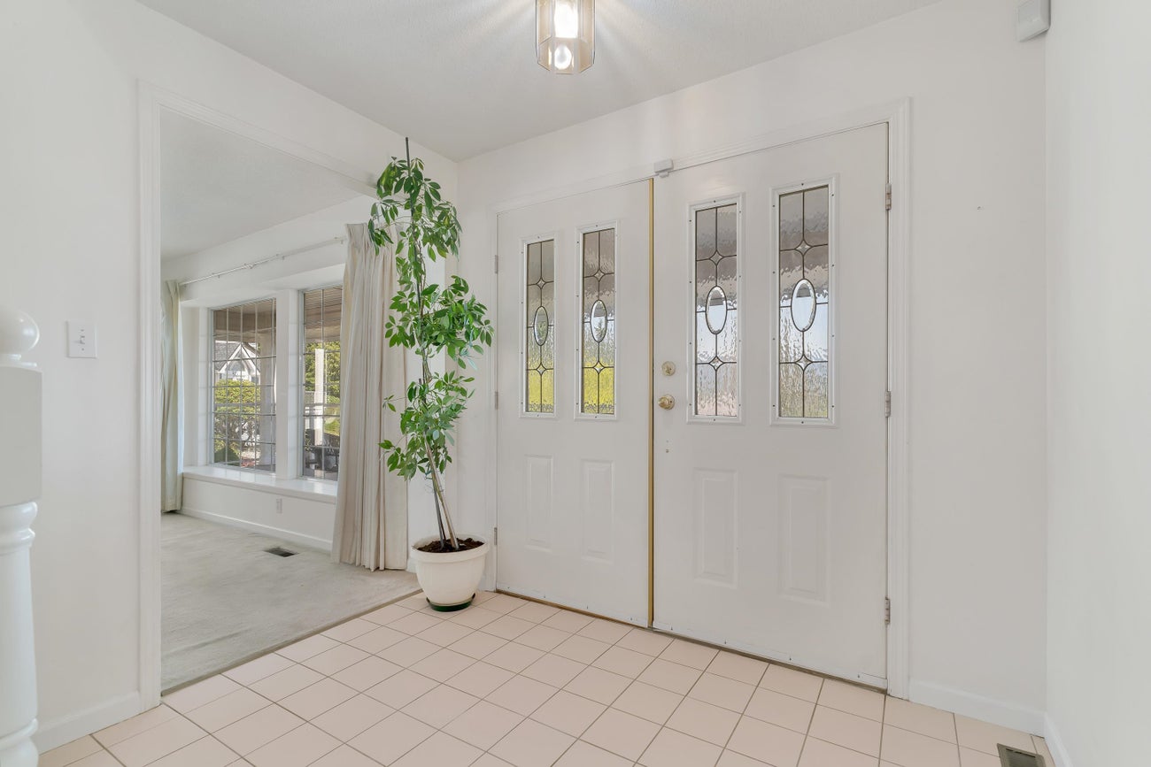 575 Clearwater Way - Coquitlam East Single Family Residence for Sale, 7 Bedrooms (R2993397) #2