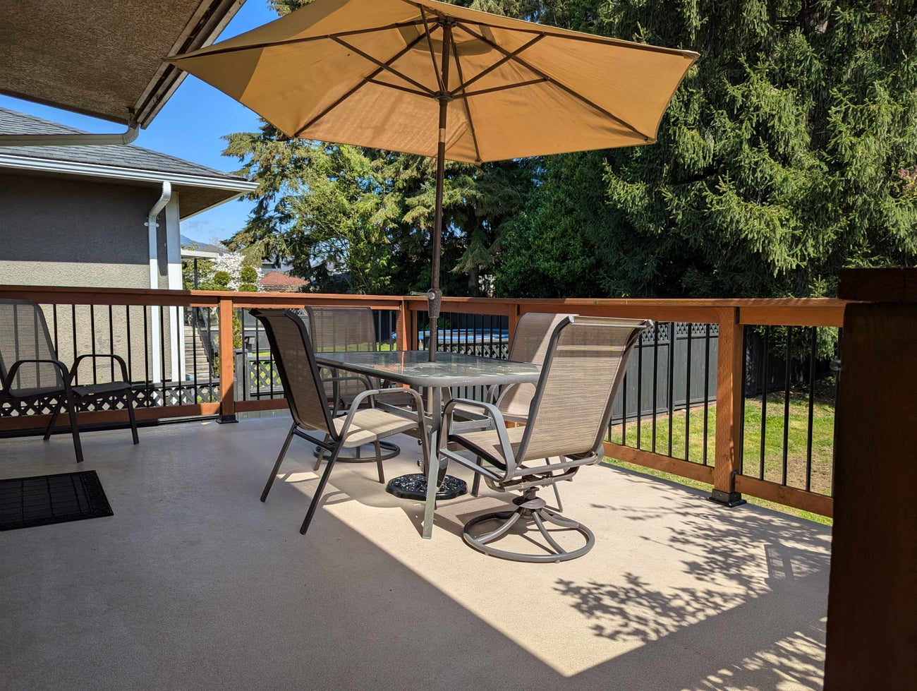 7193 Maureen Crescent - Sperling-Duthie Single Family Residence for Sale, 3 Bedrooms (R2993683) #2
