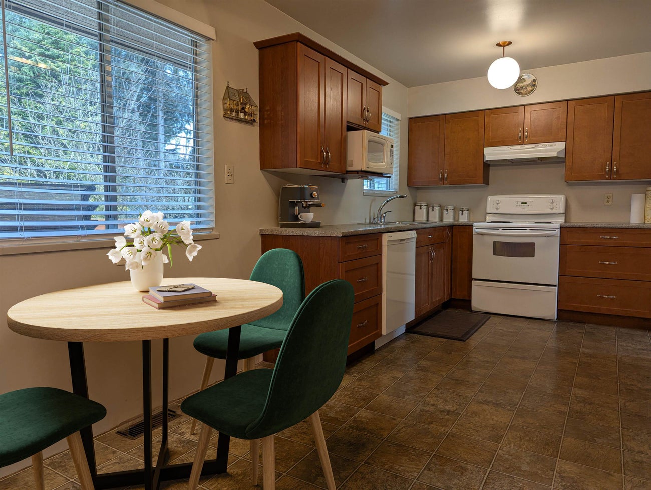 7193 Maureen Crescent - Sperling-Duthie Single Family Residence for Sale, 3 Bedrooms (R2993683) #4