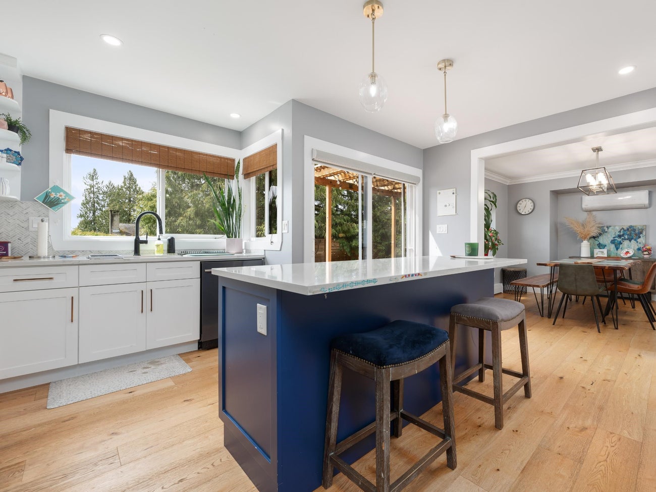 374 Balfour Drive - Coquitlam East Single Family Residence for Sale, 6 Bedrooms (R2993907) #7
