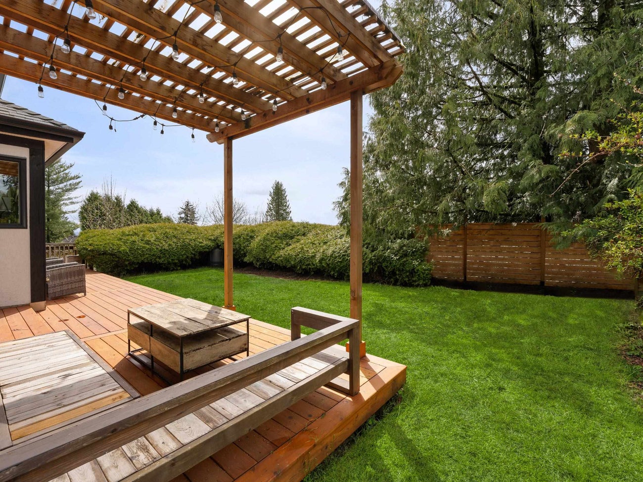 374 Balfour Drive - Coquitlam East Single Family Residence for Sale, 6 Bedrooms (R2993907) #9