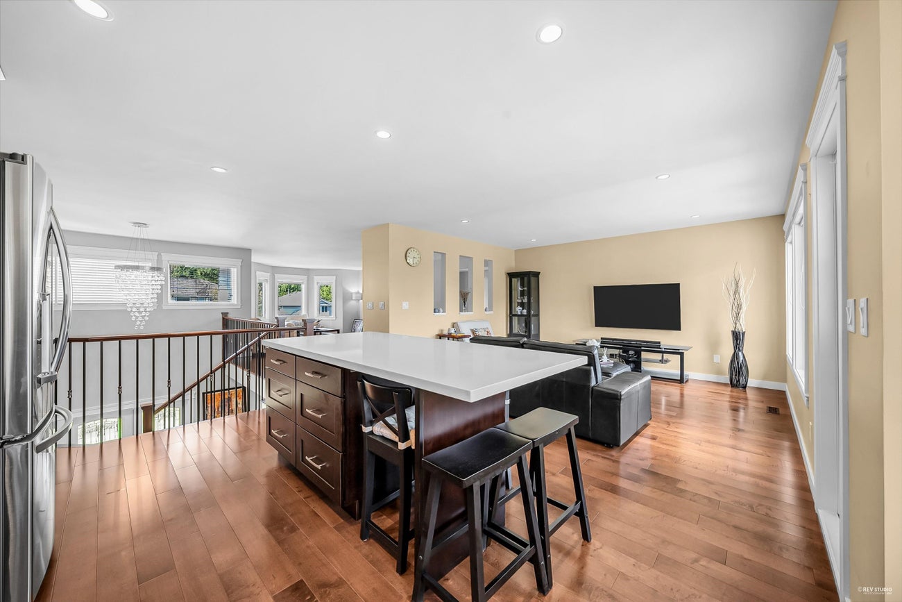 2810 Mara Drive - Coquitlam East Single Family Residence for Sale, 5 Bedrooms (R2994077) #19