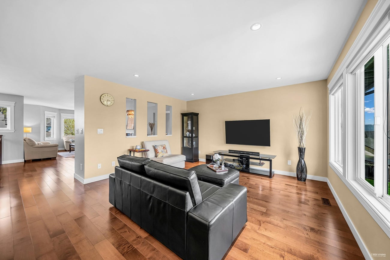 2810 Mara Drive - Coquitlam East Single Family Residence for Sale, 5 Bedrooms (R2994077) #21