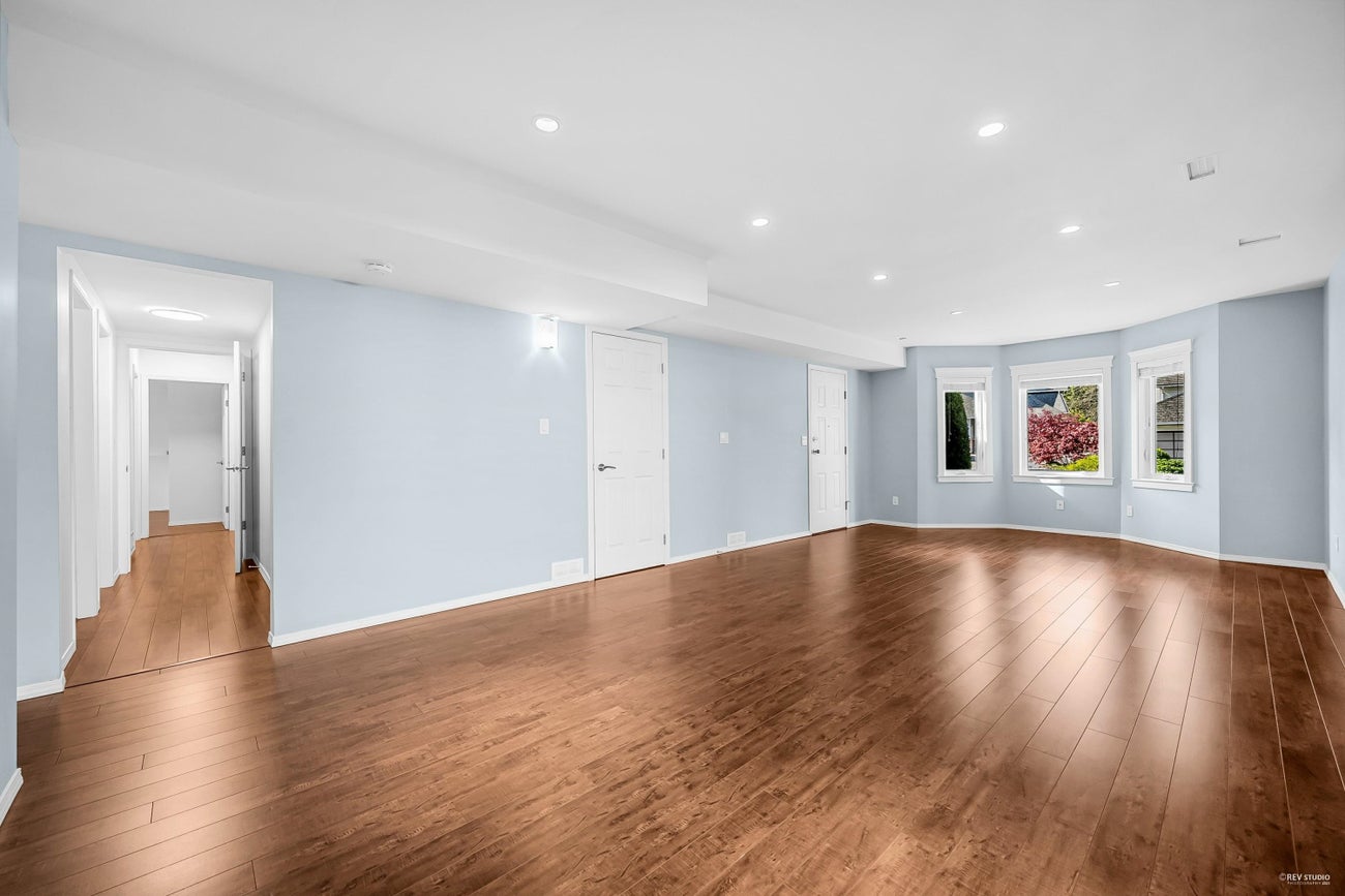 2810 Mara Drive - Coquitlam East Single Family Residence for Sale, 5 Bedrooms (R2994077) #35