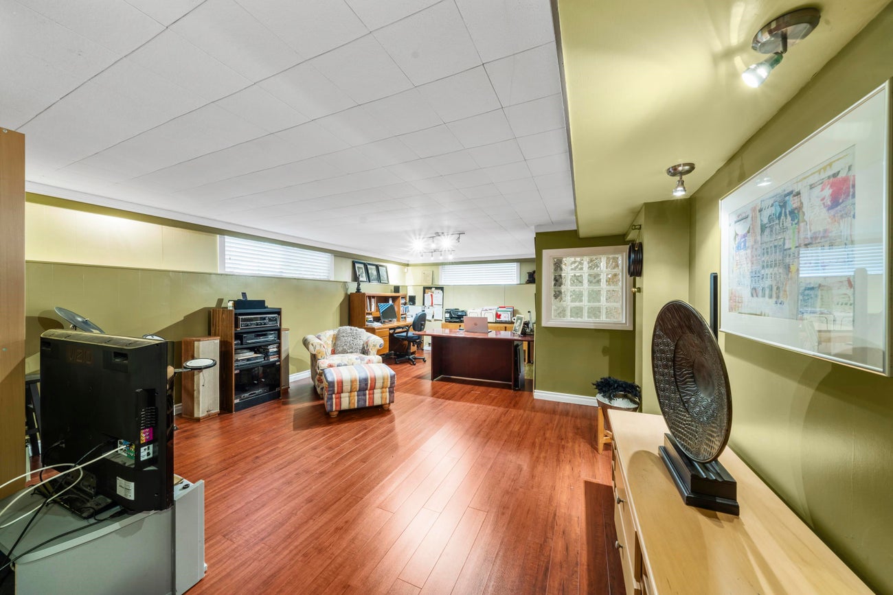 605 Victor Street - Coquitlam West Single Family Residence for Sale, 4 Bedrooms (R2995629) #16