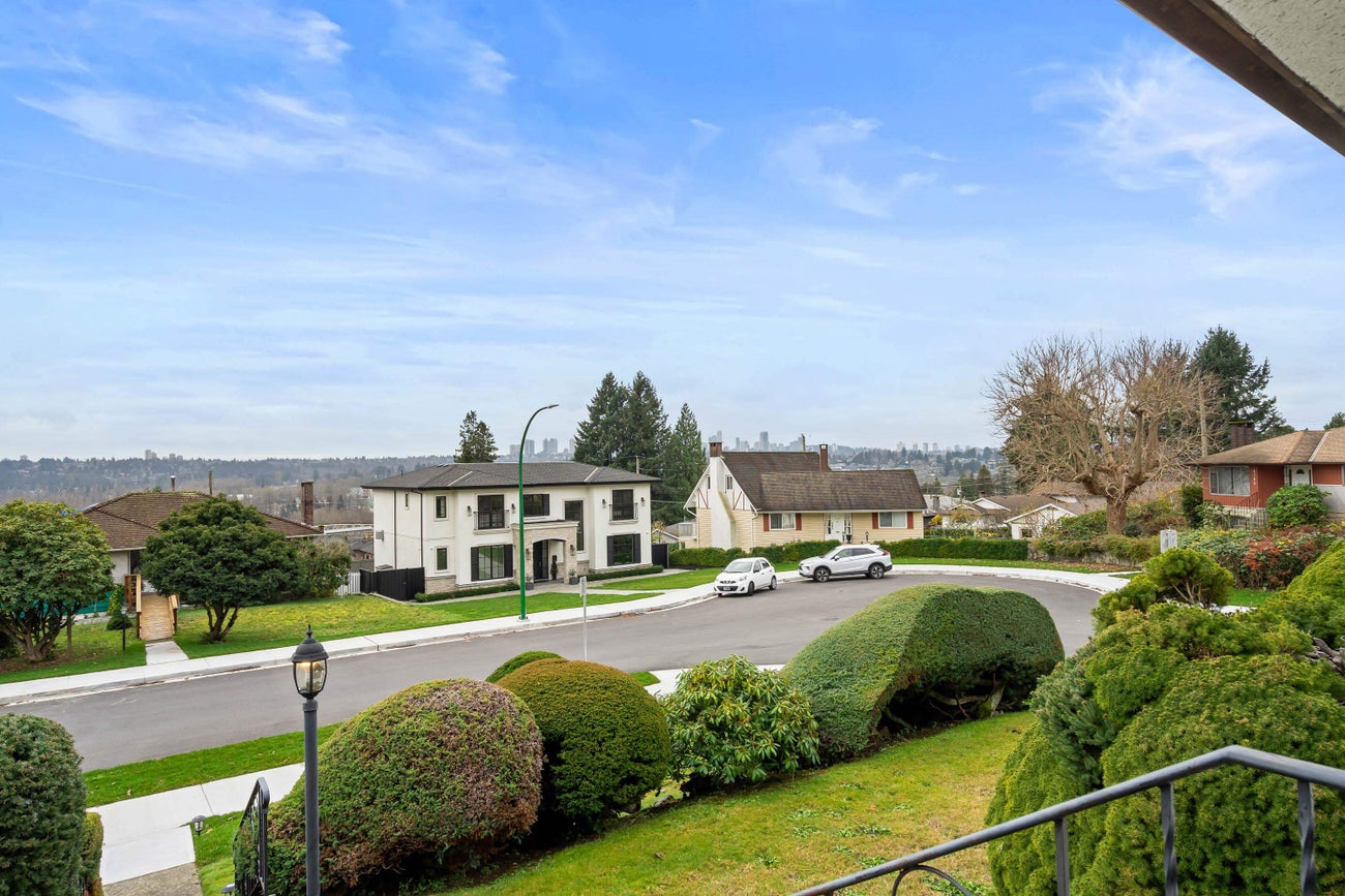6825 Hycrest Drive - Montecito Single Family Residence for Sale, 4 Bedrooms (R2996008) #5