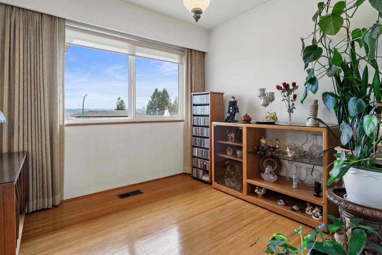 6825 Hycrest Drive - Montecito Single Family Residence for Sale, 4 Bedrooms (R2996008) #9