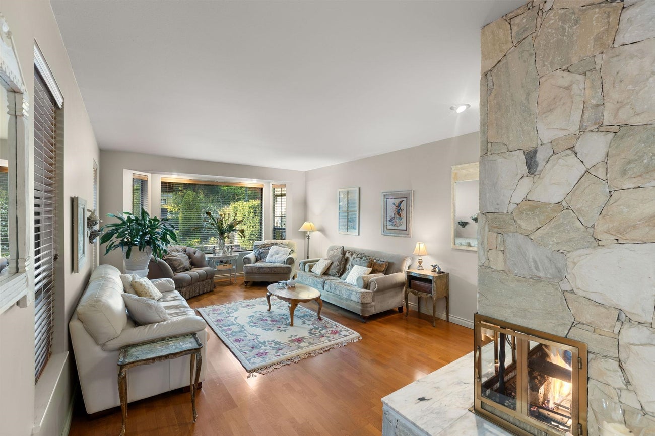 732 Rochester Avenue - Coquitlam West Single Family Residence for Sale, 7 Bedrooms (R2996063) #6