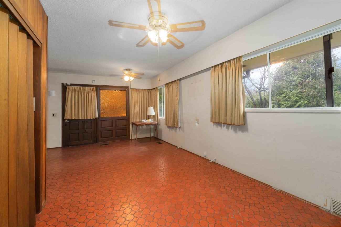 901 Como Lake Avenue - Coquitlam West Single Family Residence for Sale, 3 Bedrooms (R2996319) #13