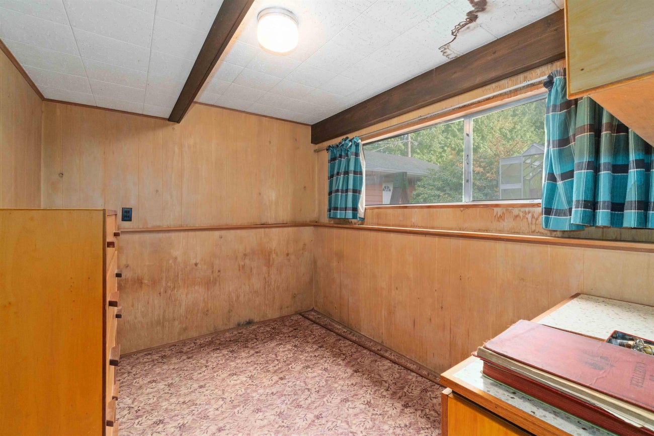 901 Como Lake Avenue - Coquitlam West Single Family Residence for Sale, 3 Bedrooms (R2996319) #27