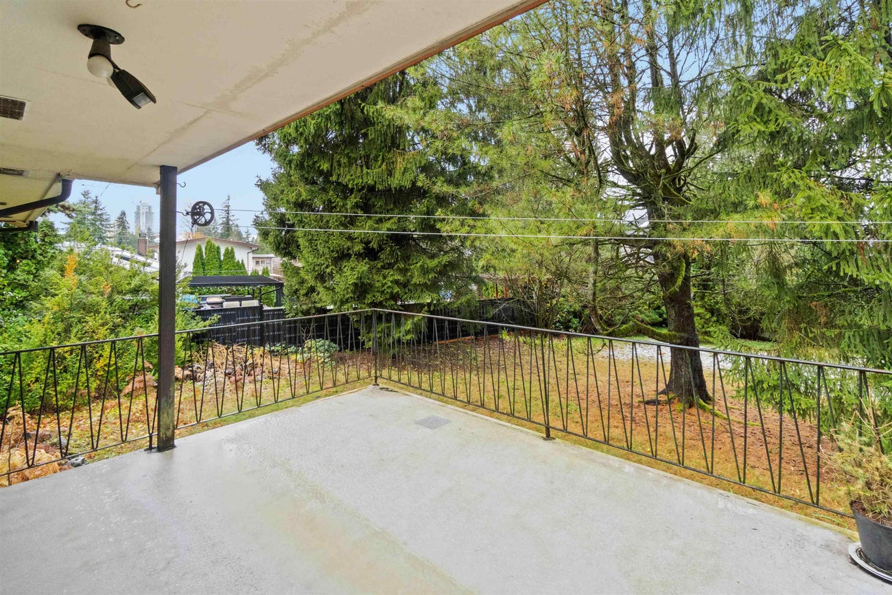901 Como Lake Avenue - Coquitlam West Single Family Residence for Sale, 3 Bedrooms (R2996319) #34