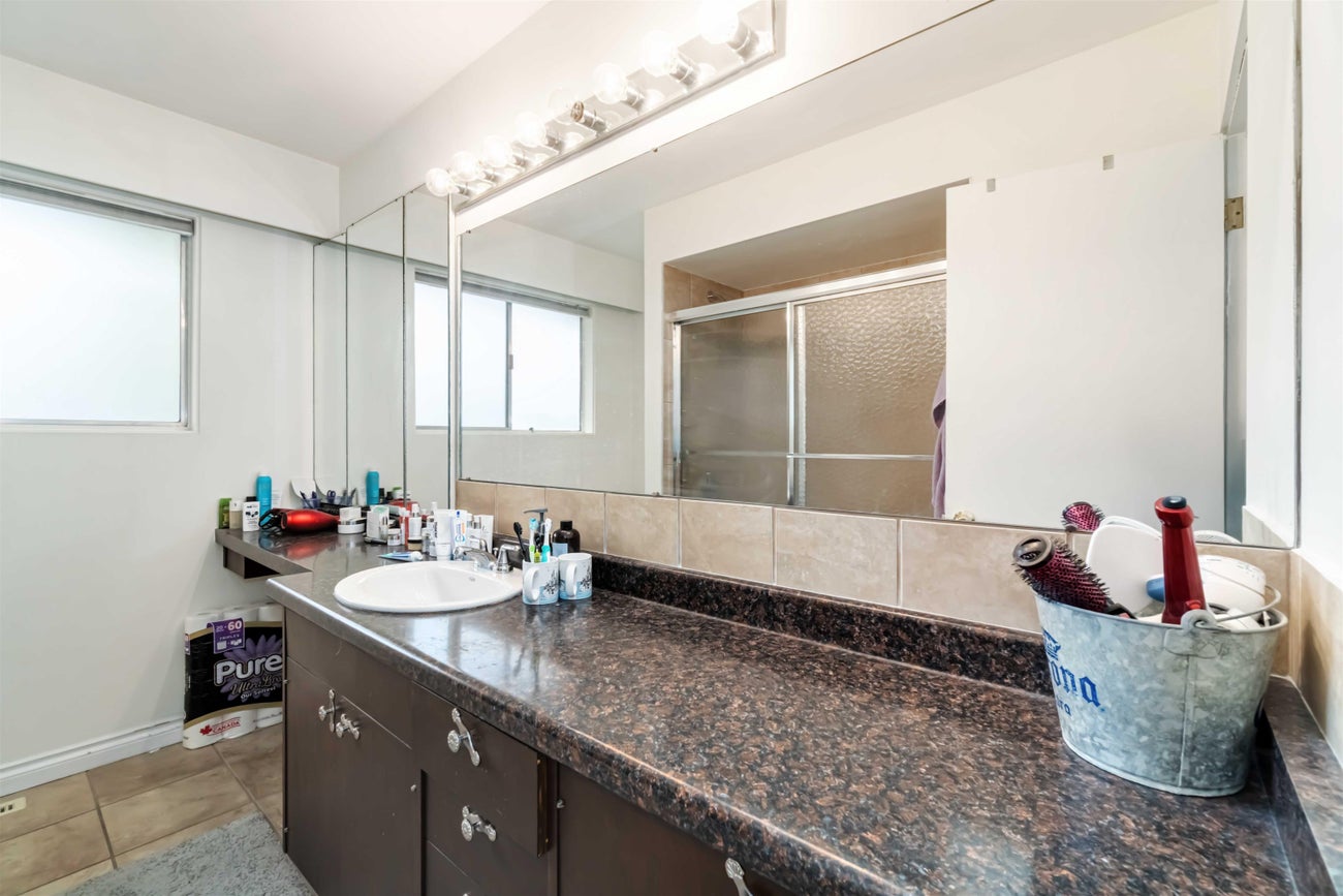 716 Guiltner Street - Coquitlam West Single Family Residence for Sale, 6 Bedrooms (R2996341) #14
