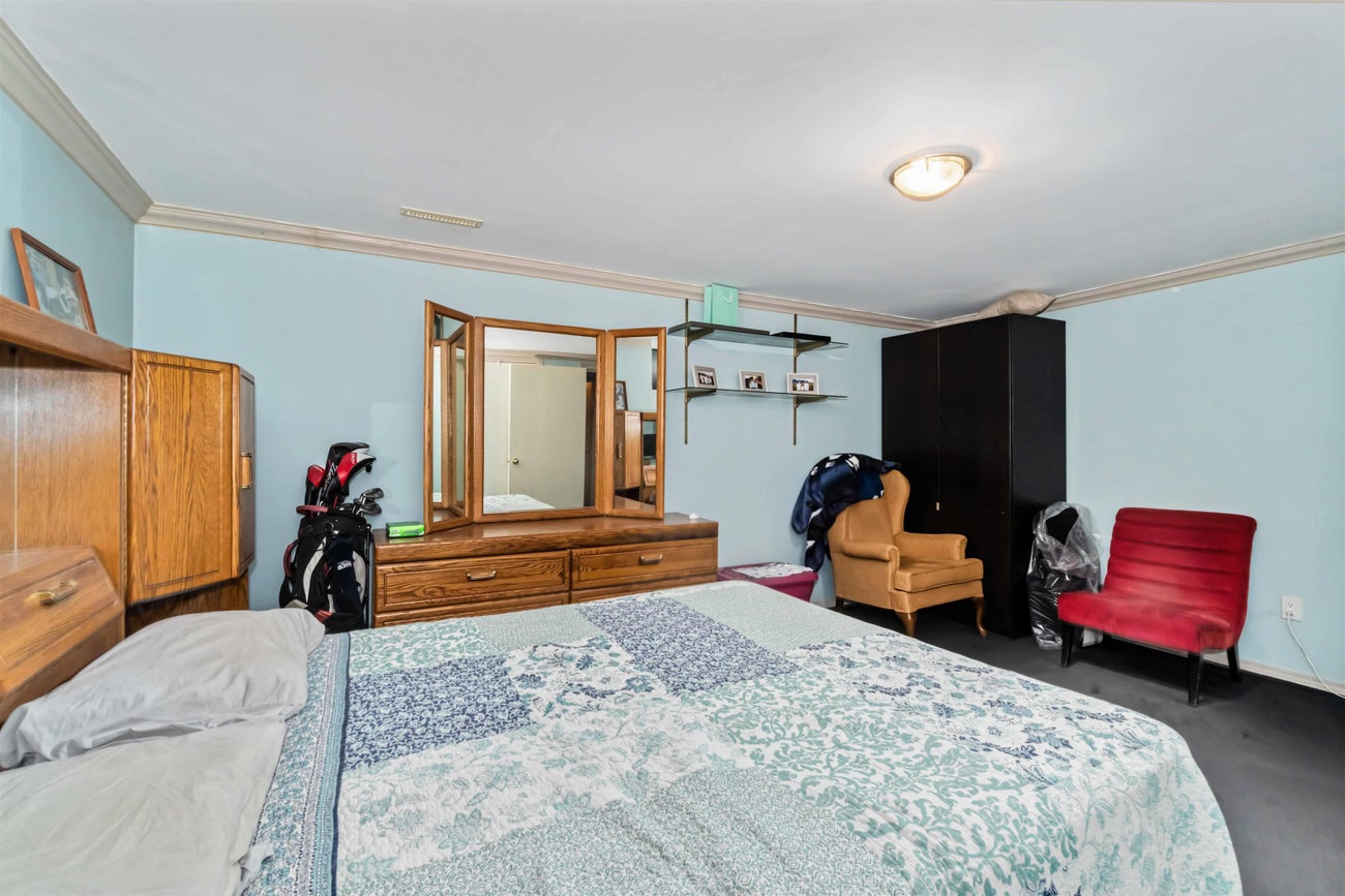 716 Guiltner Street - Coquitlam West Single Family Residence for Sale, 6 Bedrooms (R2996341) #16