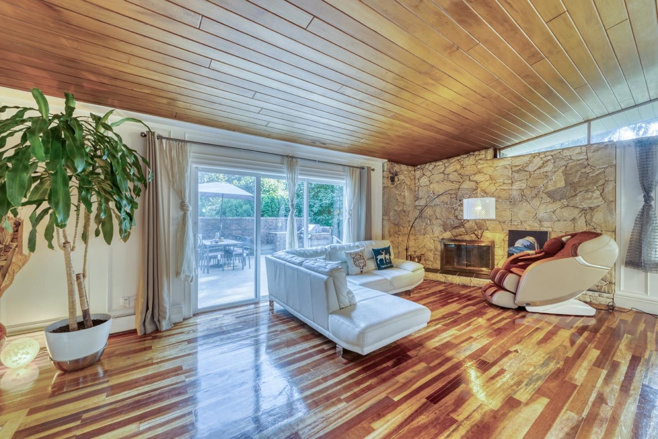 990 Kinsac Street - Coquitlam West Single Family Residence for Sale, 5 Bedrooms (R2996377) #2