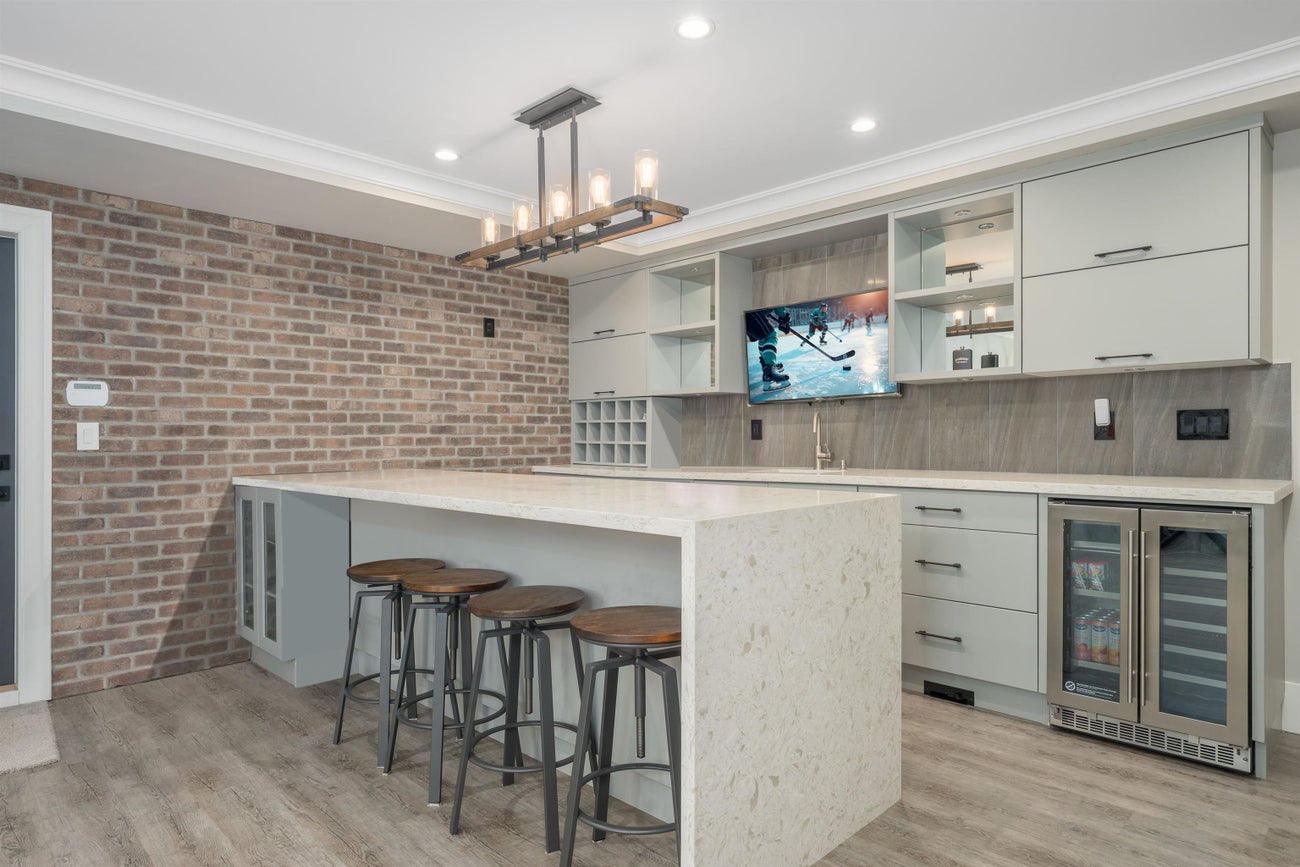 656 Linton Street - Central Coquitlam Single Family Residence for Sale, 8 Bedrooms (R2996531) #23