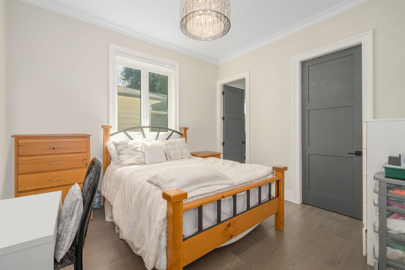656 Linton Street - Central Coquitlam Single Family Residence for Sale, 8 Bedrooms (R2996531) #28
