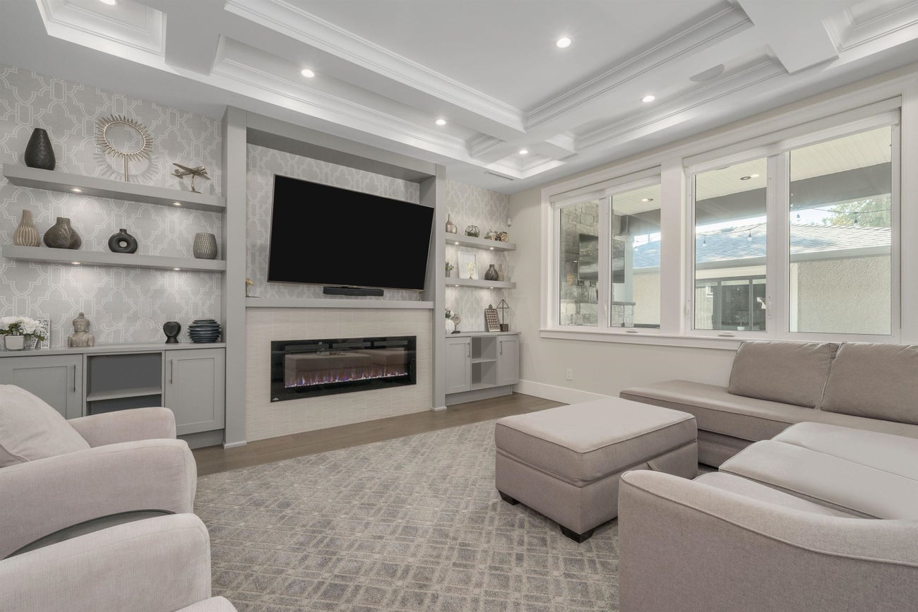 656 Linton Street - Central Coquitlam Single Family Residence for Sale, 8 Bedrooms (R2996531) #7