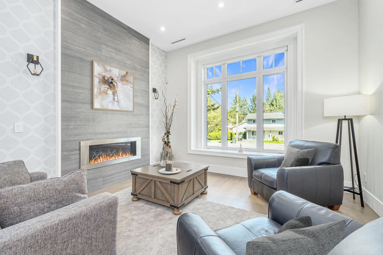 656 Linton Street - Central Coquitlam Single Family Residence for Sale, 8 Bedrooms (R2996531) #9