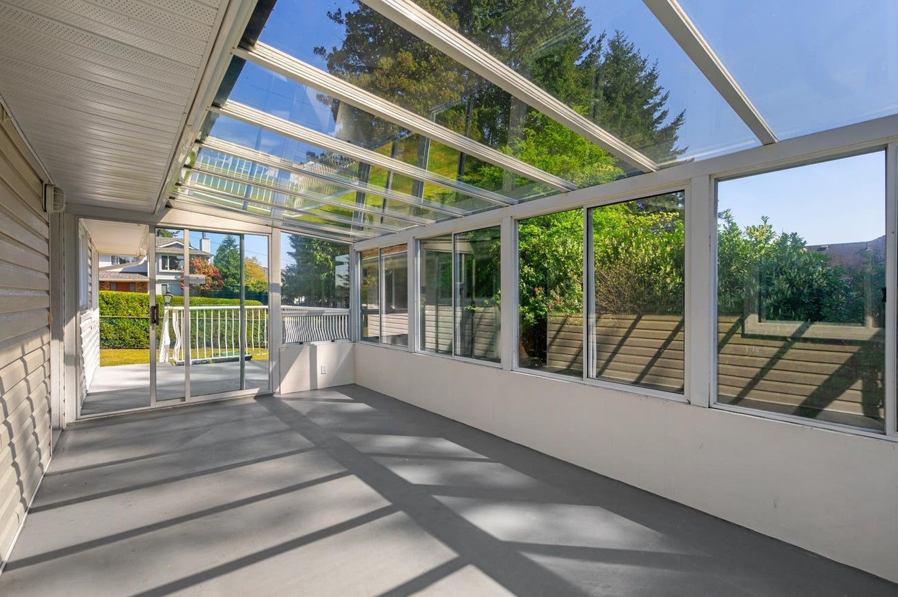 320 Walker Street - Coquitlam West Single Family Residence for Sale, 4 Bedrooms (R2996853)# - 18