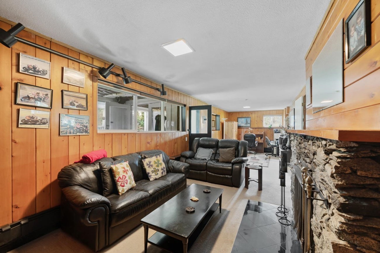 320 Walker Street - Coquitlam West Single Family Residence for Sale, 4 Bedrooms (R2996853)# - 21