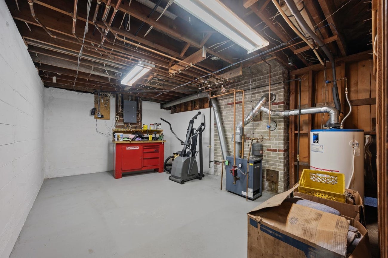 320 Walker Street - Coquitlam West Single Family Residence for Sale, 4 Bedrooms (R2996853)# - 22