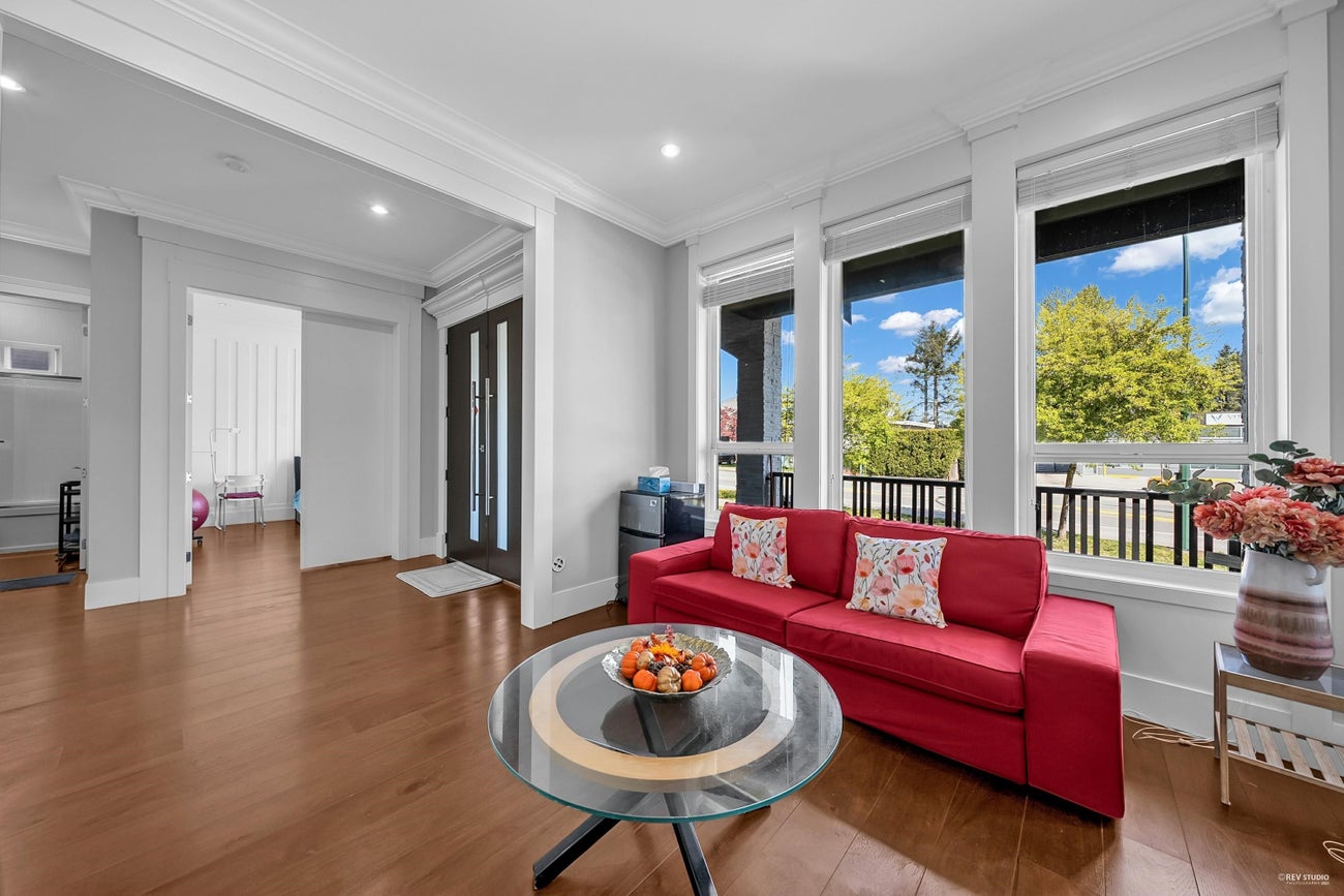 1640 Como Lake Avenue - Central Coquitlam Single Family Residence for Sale, 9 Bedrooms (R2996986) #4