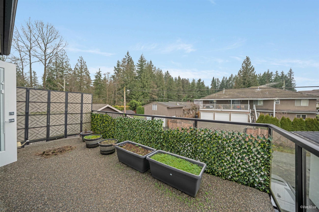656 Blue Mountain Street - Coquitlam West Single Family Residence for Sale, 7 Bedrooms (R2997328) #15
