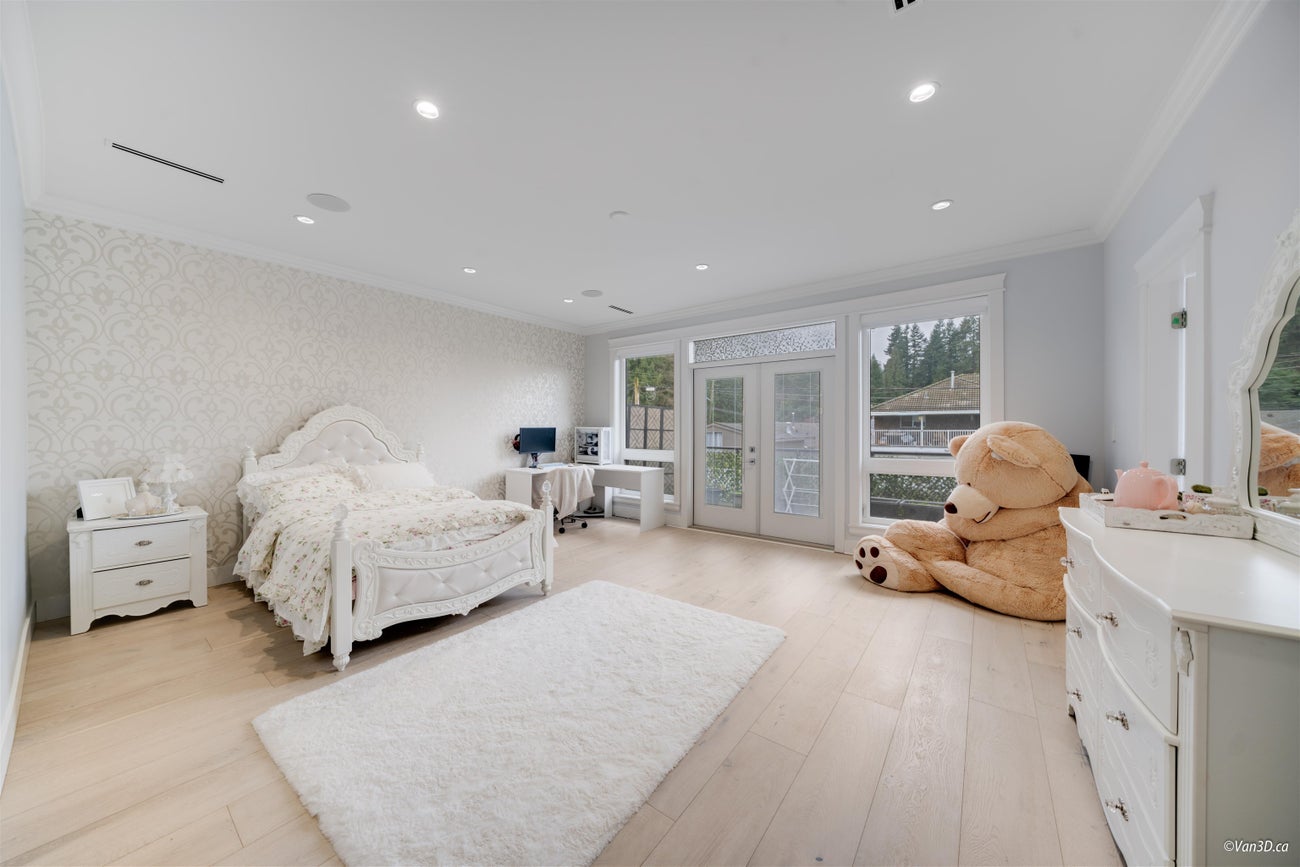 656 Blue Mountain Street - Coquitlam West Single Family Residence for Sale, 7 Bedrooms (R2997328) #19