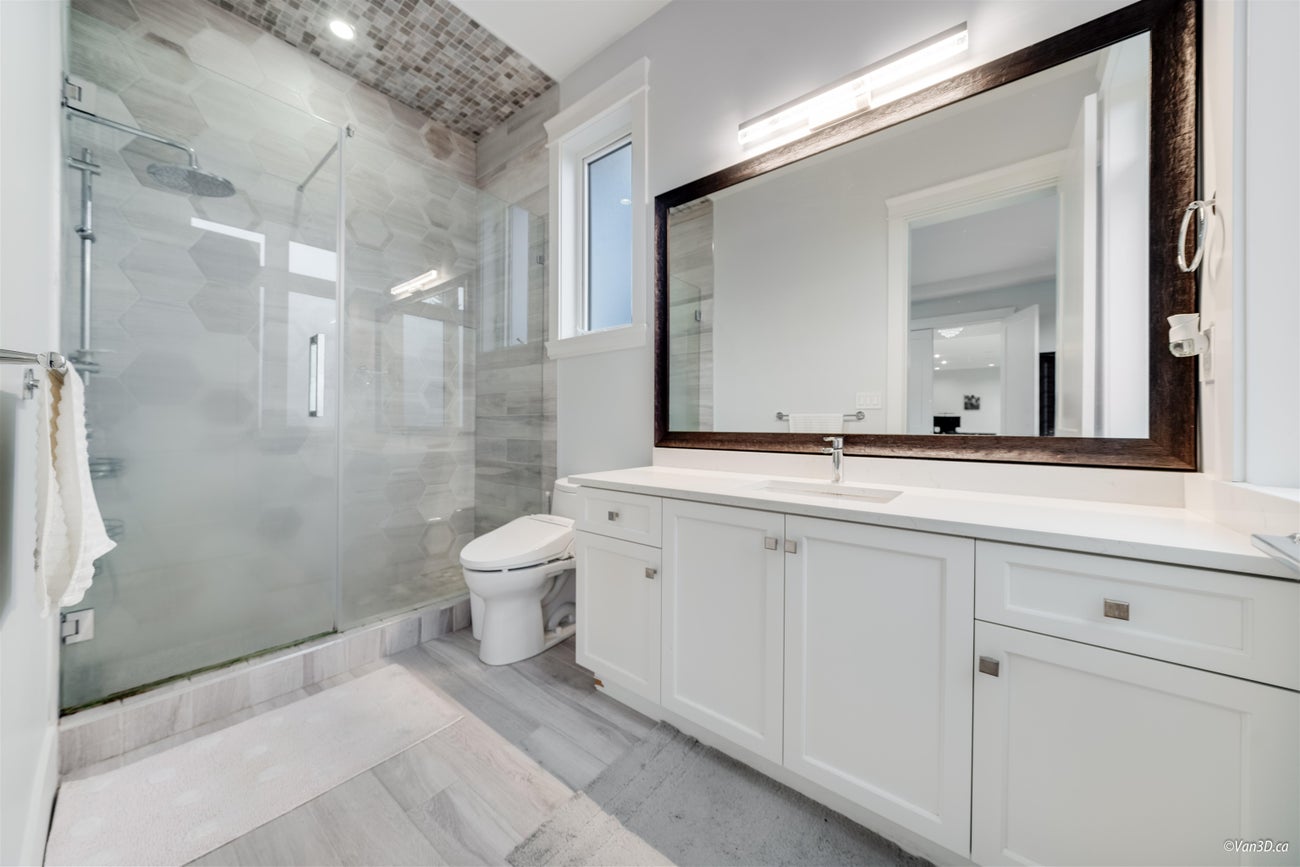 656 Blue Mountain Street - Coquitlam West Single Family Residence for Sale, 7 Bedrooms (R2997328) #25