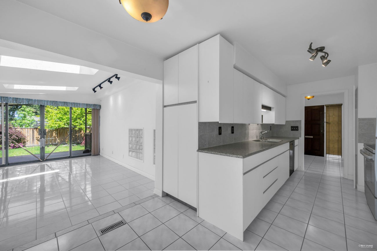 1579 Eden Avenue - Central Coquitlam Single Family Residence for Sale, 4 Bedrooms (R2998105) #16