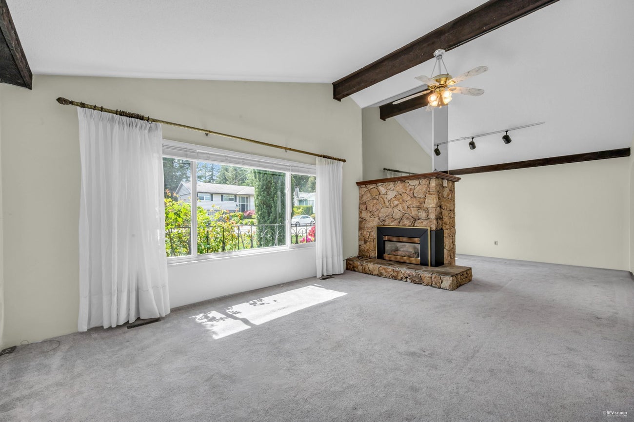 1579 Eden Avenue - Central Coquitlam Single Family Residence for Sale, 4 Bedrooms (R2998105) #9