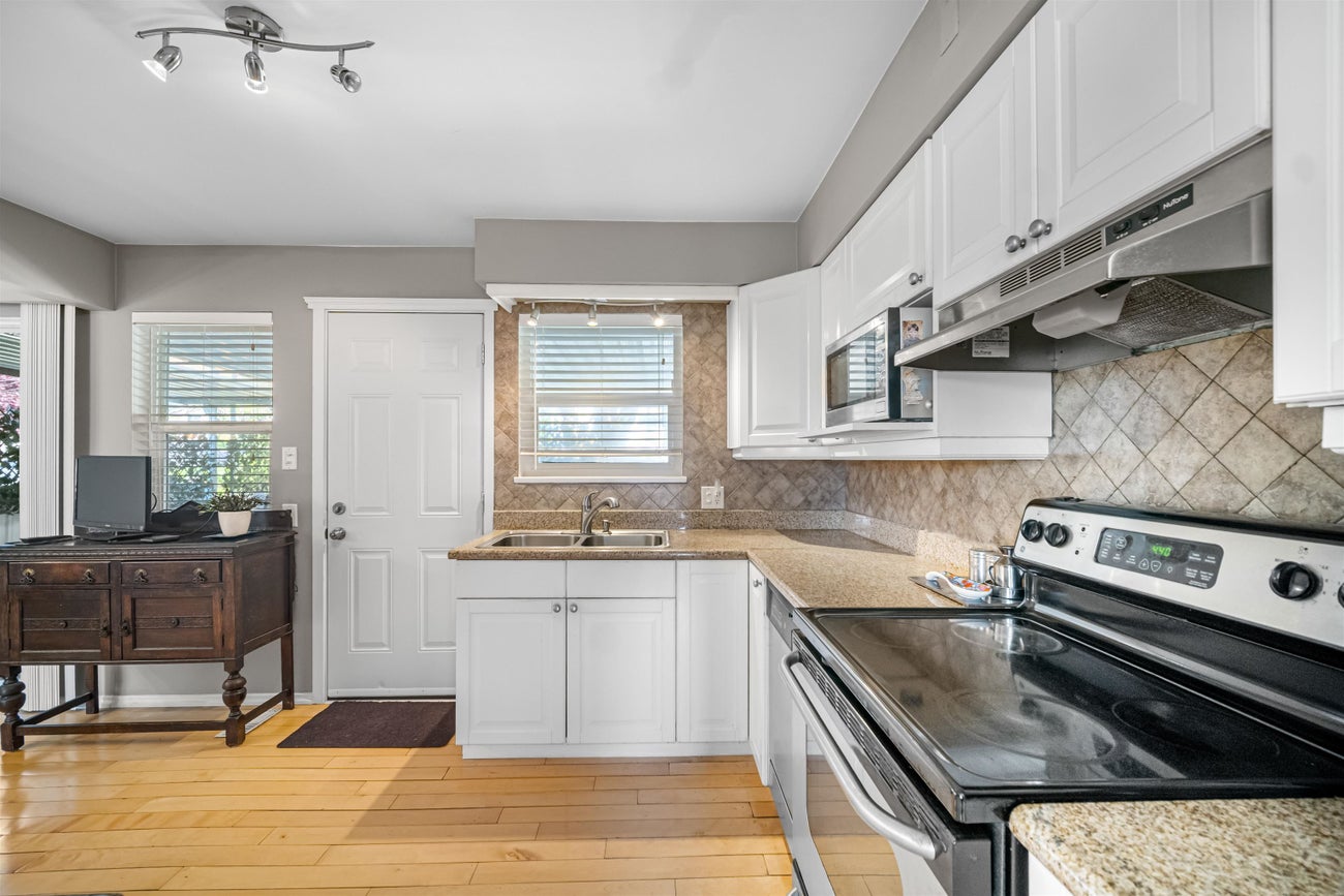 343 Leroy Street - Central Coquitlam Single Family Residence for Sale, 4 Bedrooms (R2998164) #11