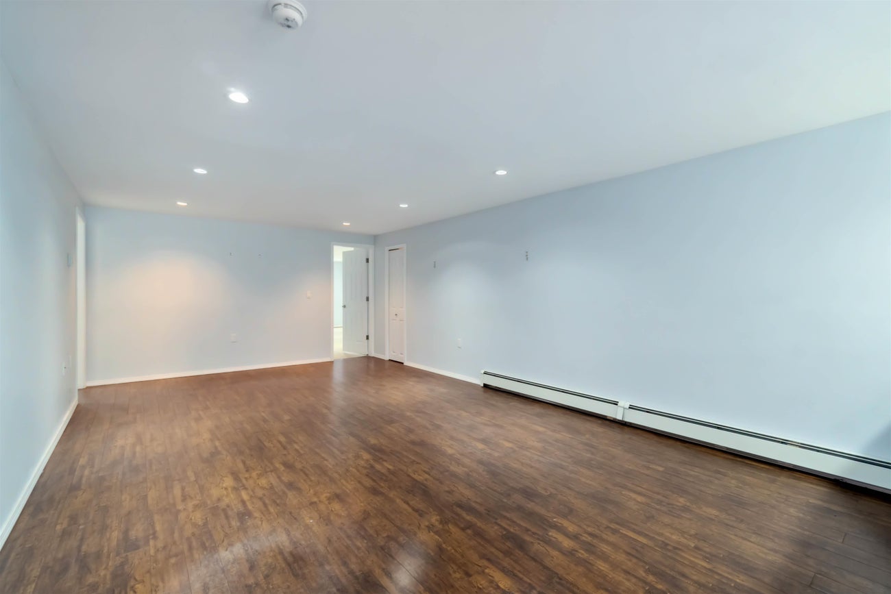 805 Foster Avenue - Coquitlam West Single Family Residence for Sale, 5 Bedrooms (R2998324) #23