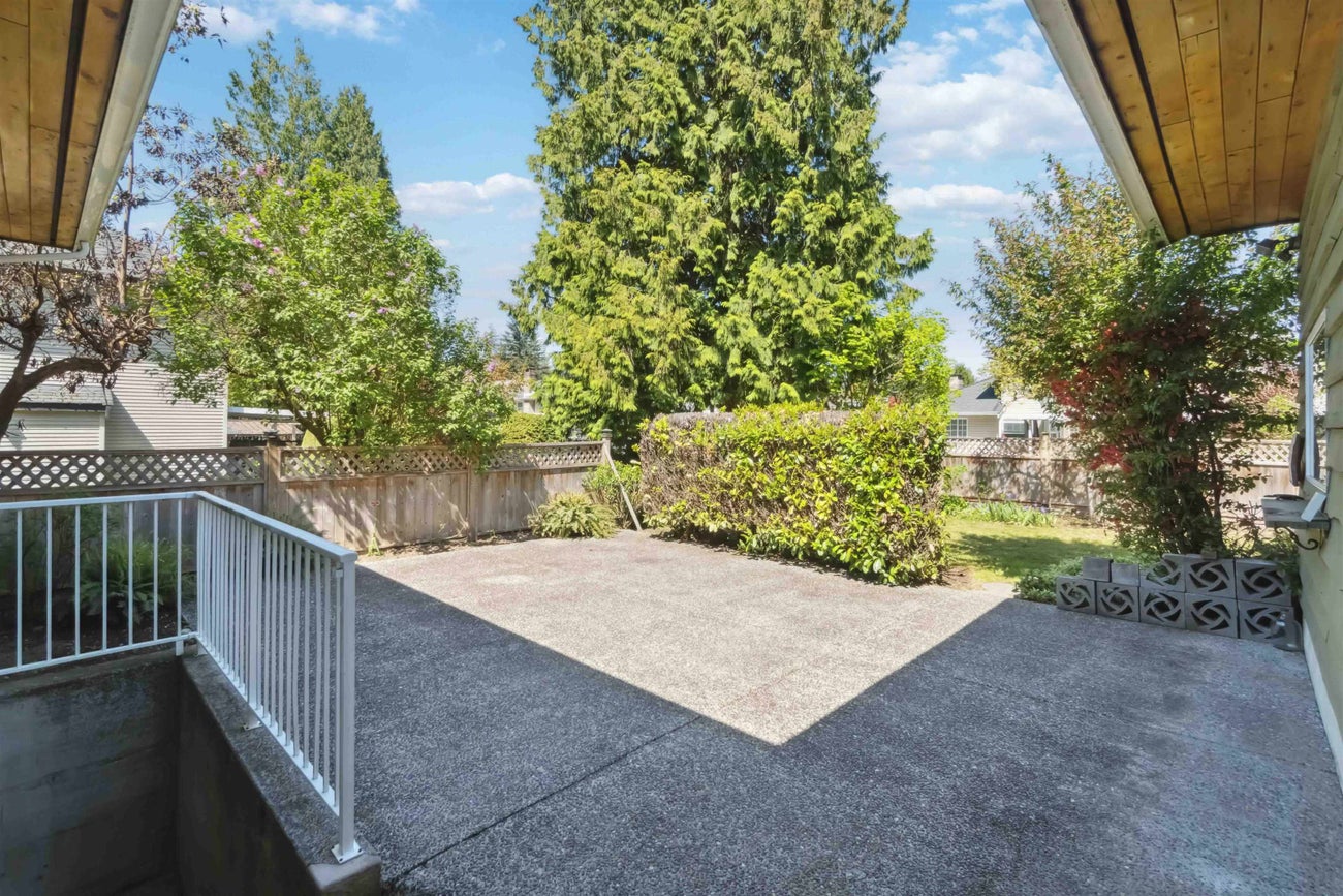 805 Foster Avenue - Coquitlam West Single Family Residence for Sale, 5 Bedrooms (R2998324) #37