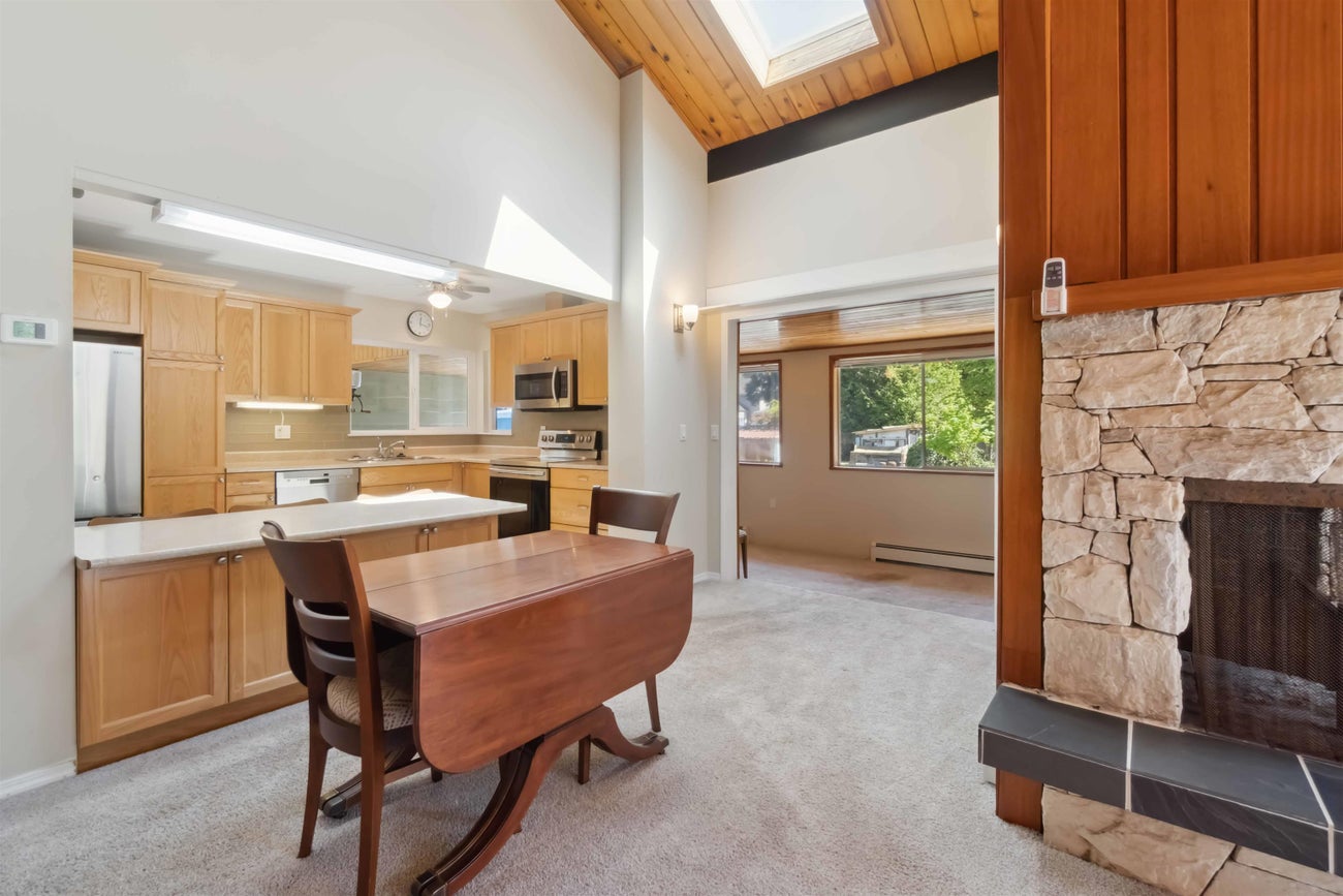 805 Foster Avenue - Coquitlam West Single Family Residence for Sale, 5 Bedrooms (R2998324) #7