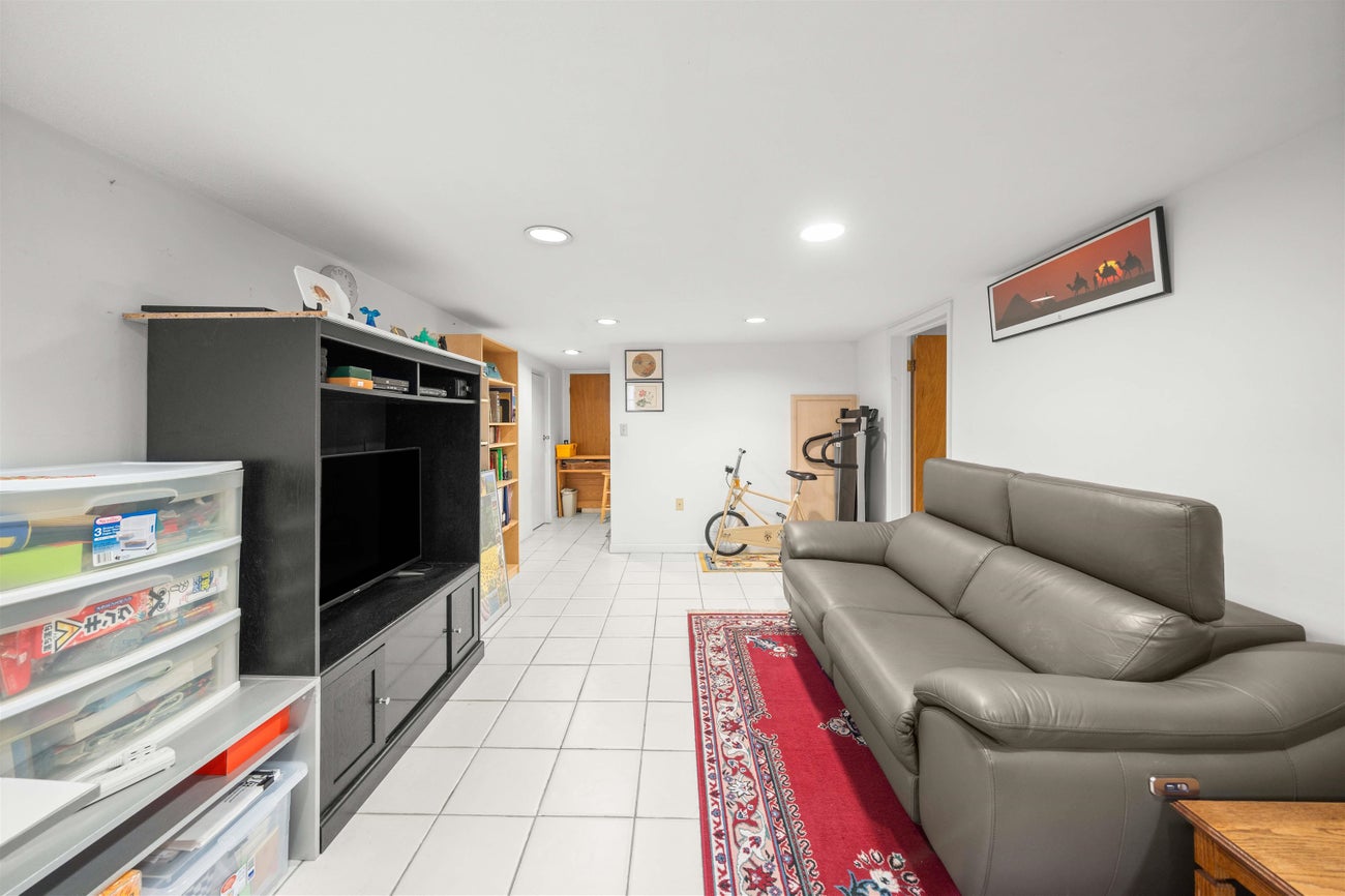 1371 Duthie Avenue - Sperling-Duthie Single Family Residence for Sale, 4 Bedrooms (R2998510) #19