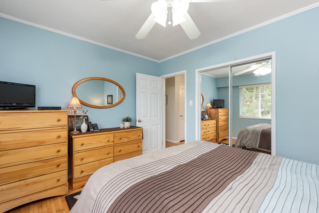 2070 Lyons Court - Central Coquitlam Single Family Residence for Sale, 3 Bedrooms (R2998950) #15