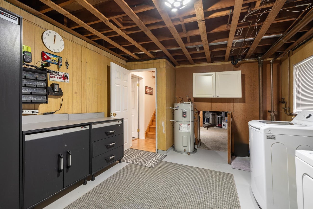 2070 Lyons Court - Central Coquitlam Single Family Residence for Sale, 3 Bedrooms (R2998950) #22