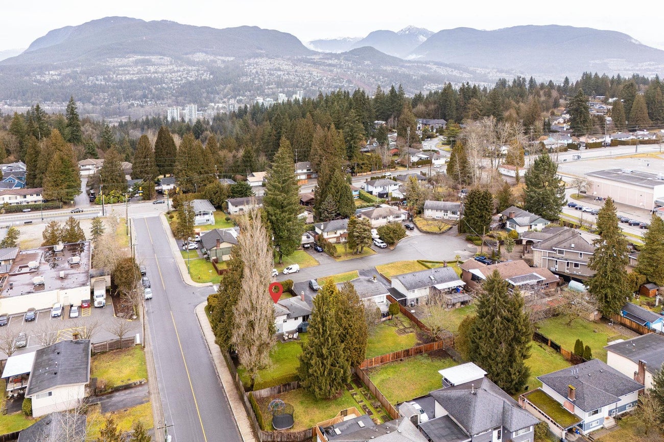 2070 Lyons Court - Central Coquitlam Single Family Residence for Sale, 3 Bedrooms (R2998950) #37