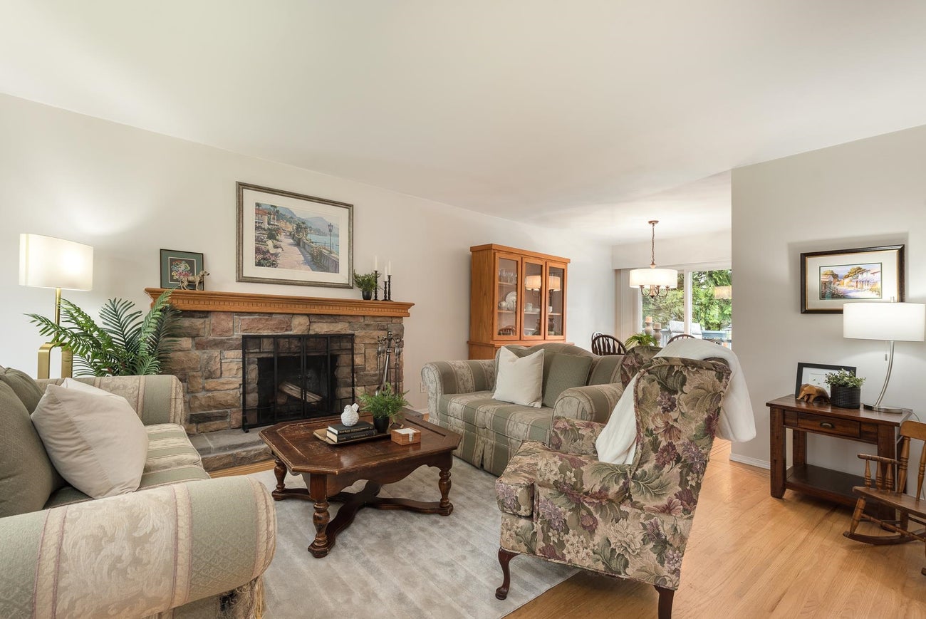 2070 Lyons Court - Central Coquitlam Single Family Residence for Sale, 3 Bedrooms (R2998950) #5