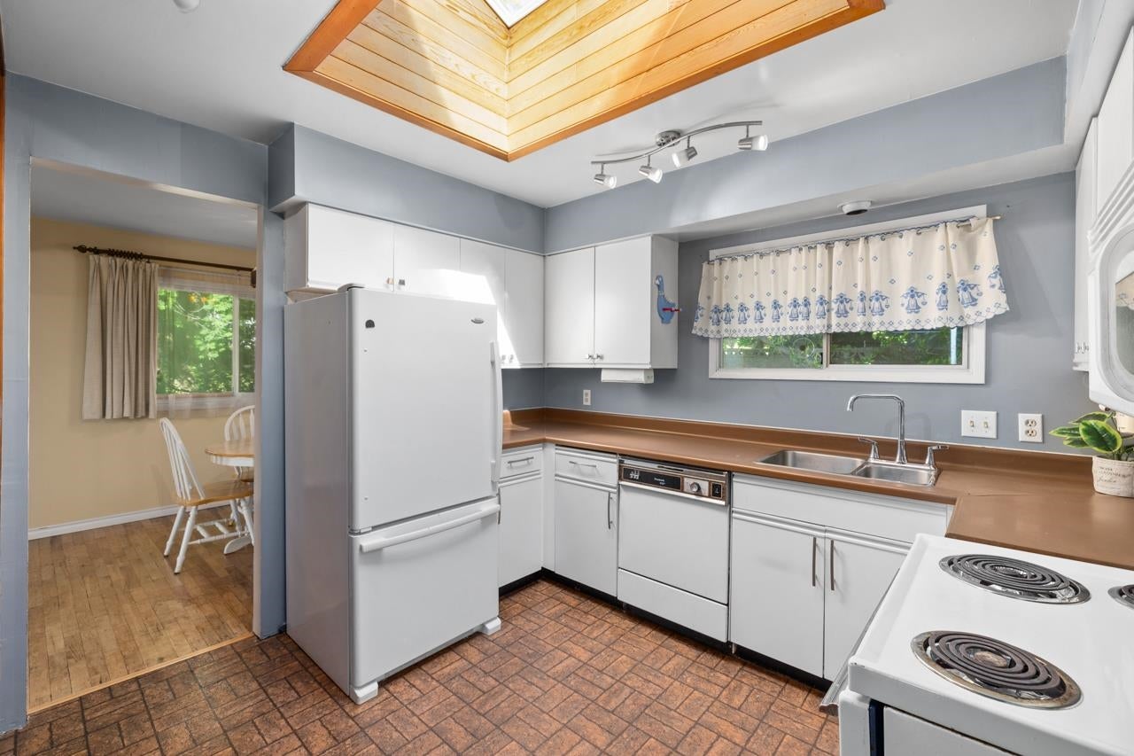 415 Marmont Street - Central Coquitlam Single Family Residence for Sale, 3 Bedrooms (R2999603) #15