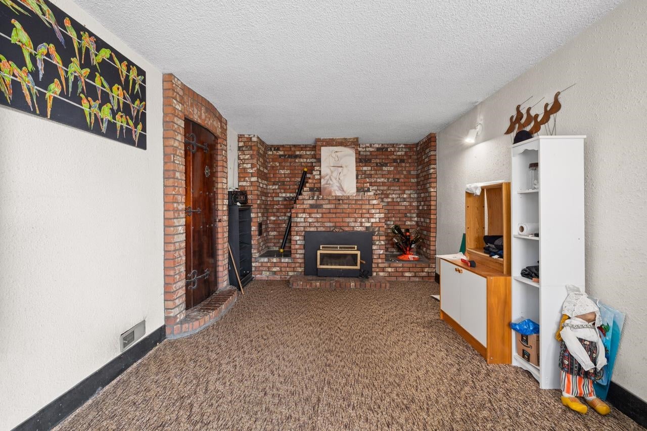 415 Marmont Street - Central Coquitlam Single Family Residence for Sale, 3 Bedrooms (R2999603) #24