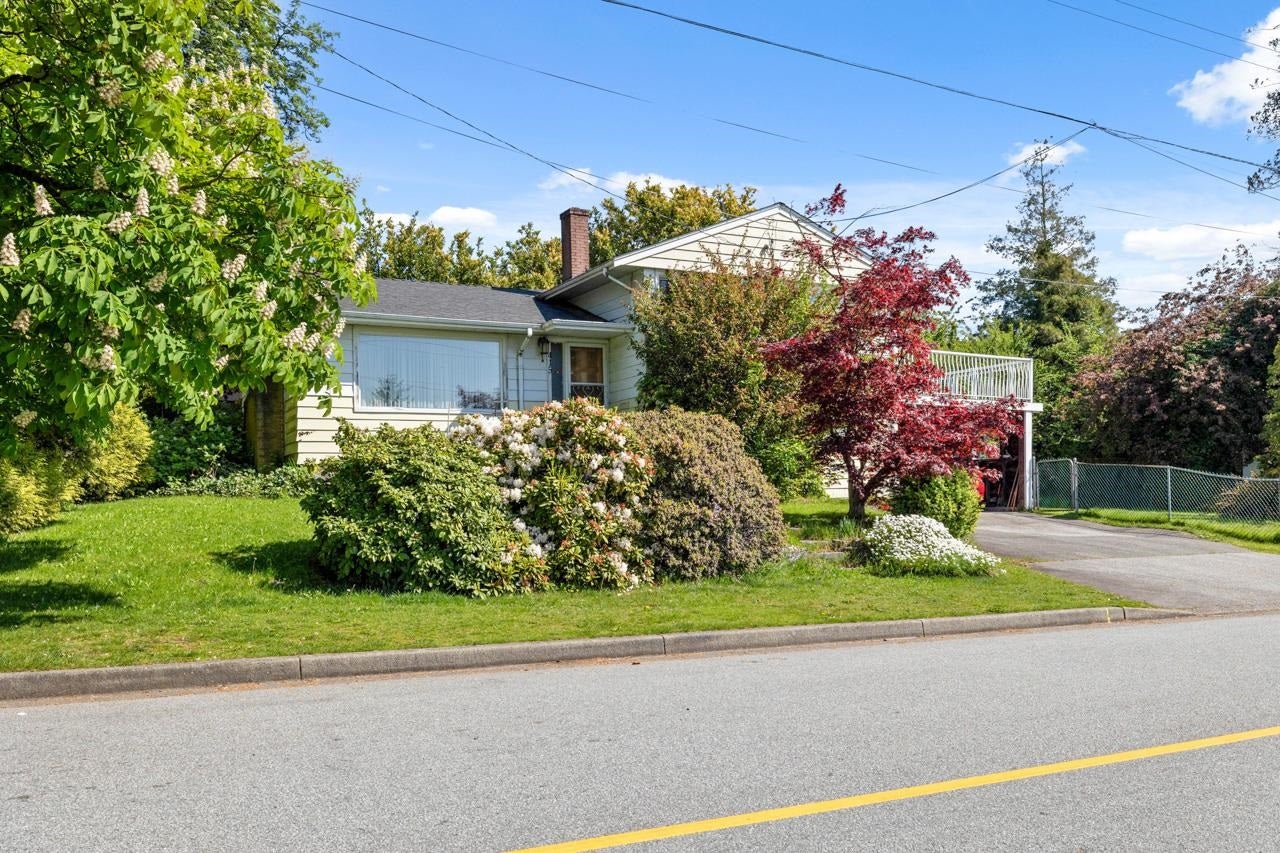415 Marmont Street - Central Coquitlam Single Family Residence for Sale, 3 Bedrooms (R2999603) #2