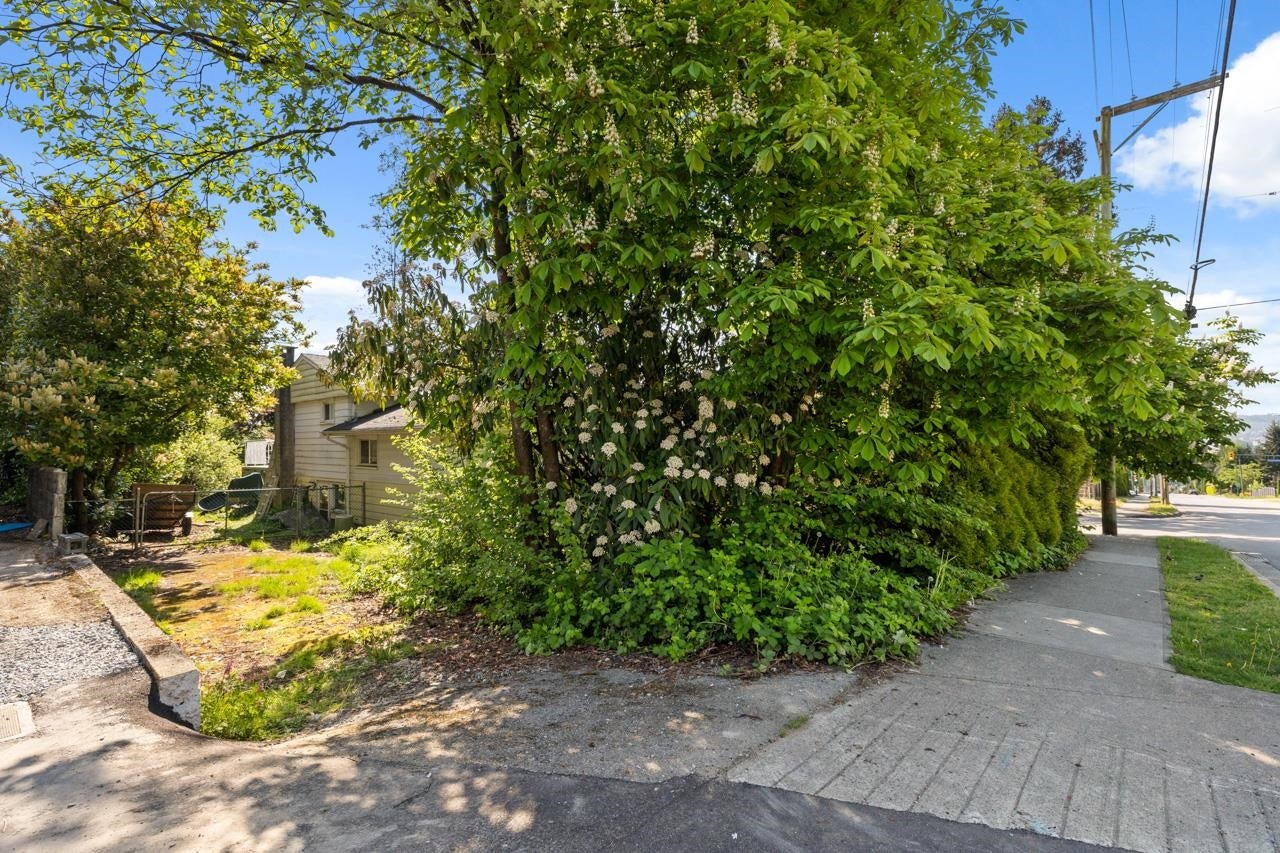 415 Marmont Street - Central Coquitlam Single Family Residence for Sale, 3 Bedrooms (R2999603) #30
