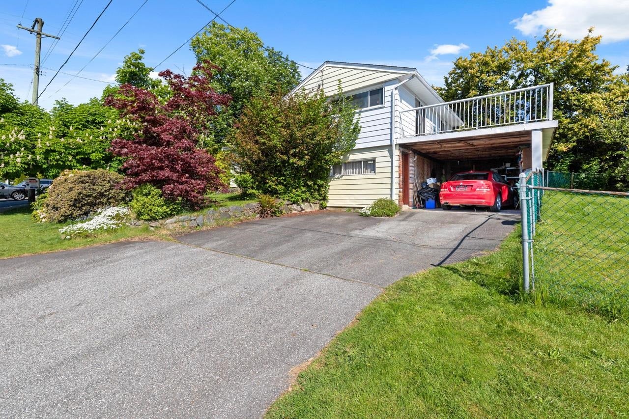 415 Marmont Street - Central Coquitlam Single Family Residence for Sale, 3 Bedrooms (R2999603) #3